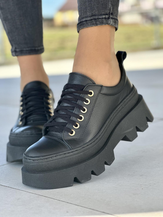 Czarne półbuty damskie sznurowane, na grubej podeszwie, skóra naturalna