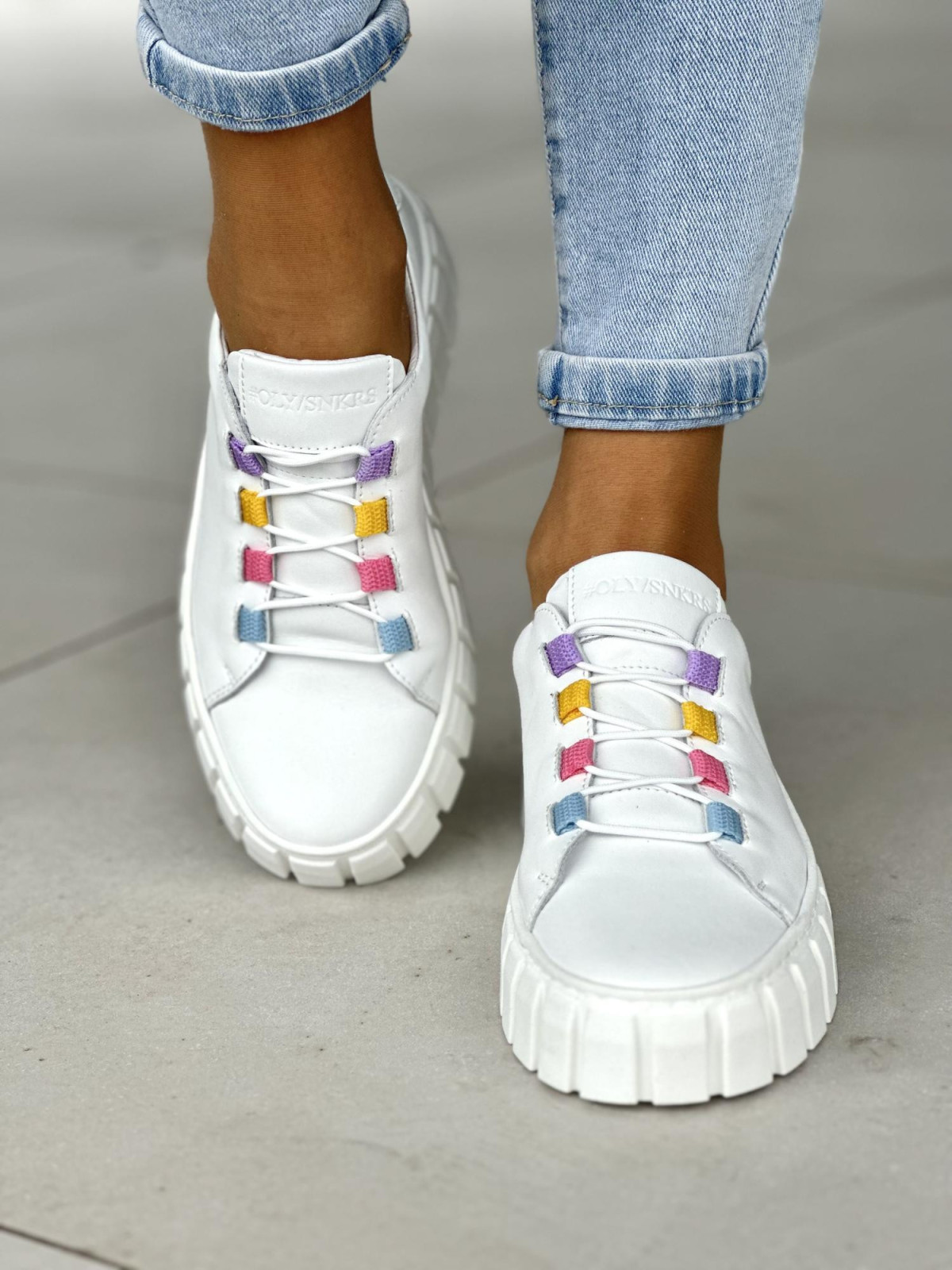 Lekkie i wygodne białe trampki damskie rainbow, skóra naturalna