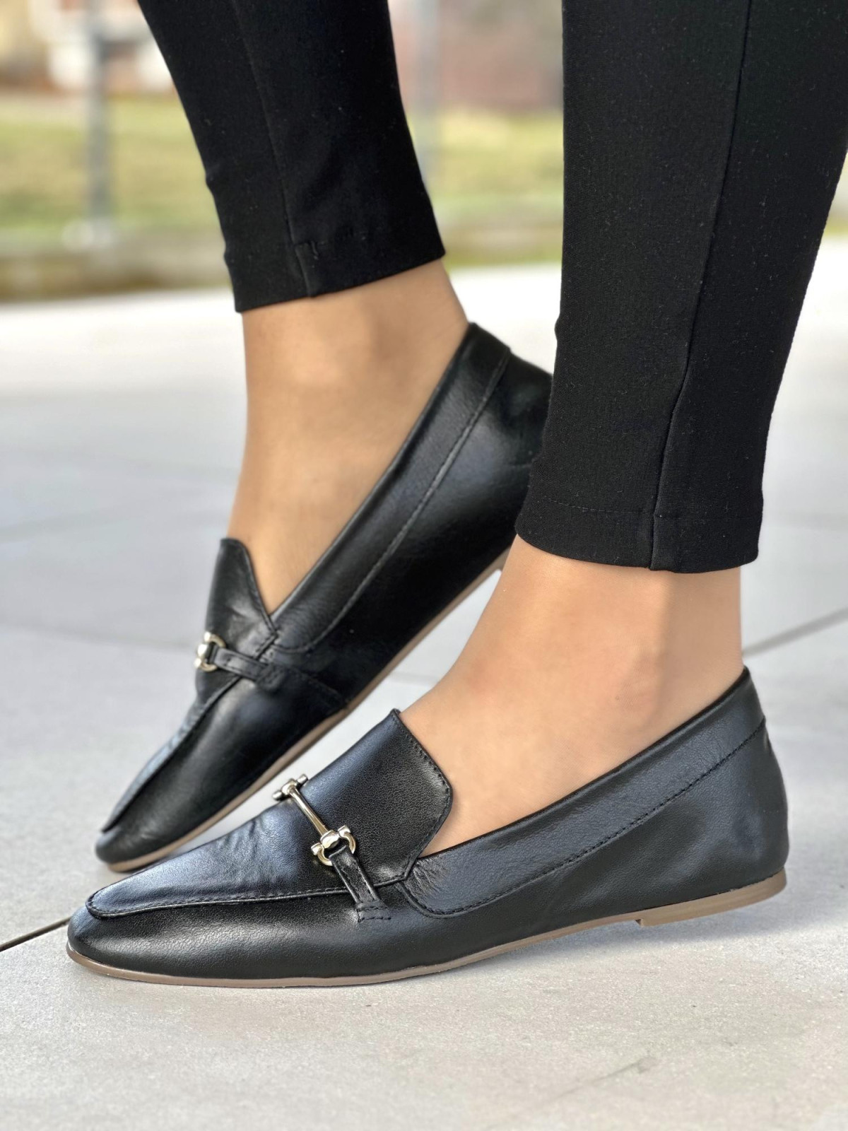 Wygodne i bardzo lekkie czarne mokasyny damskie, skóra naturalna