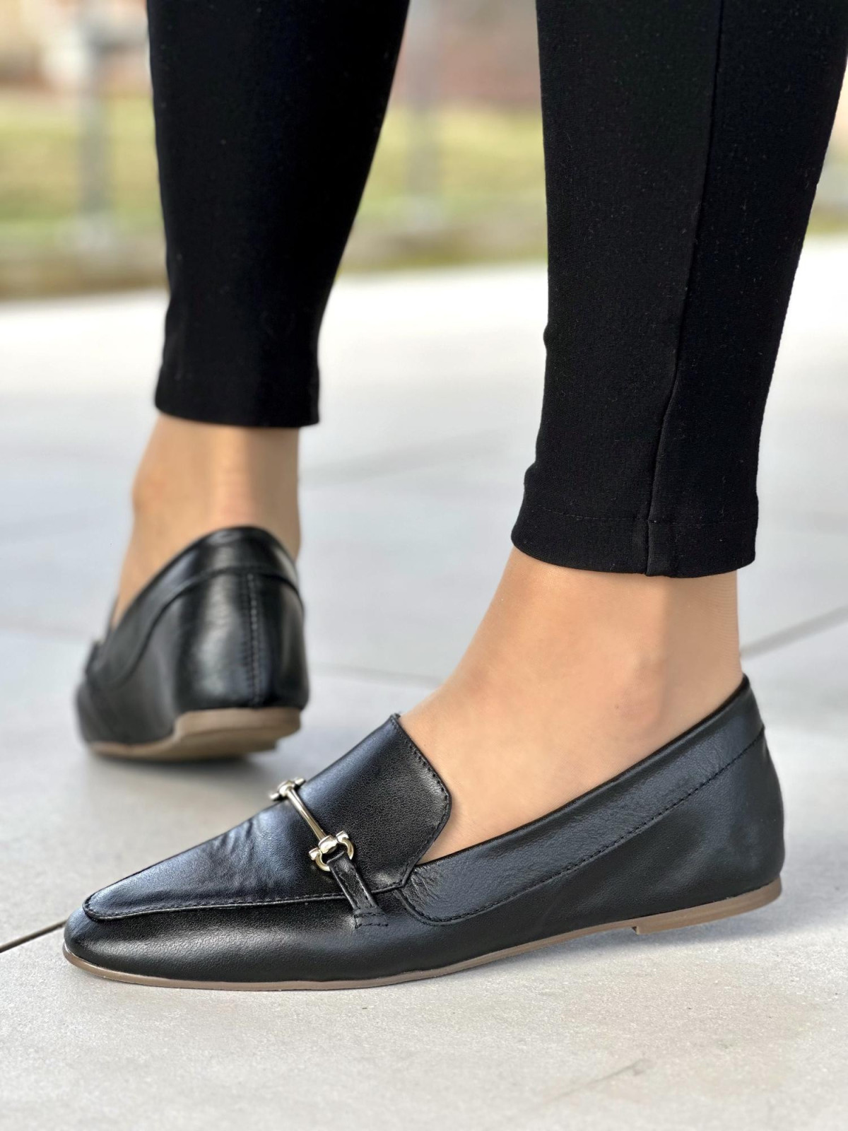 Wygodne i bardzo lekkie czarne mokasyny damskie, skóra naturalna