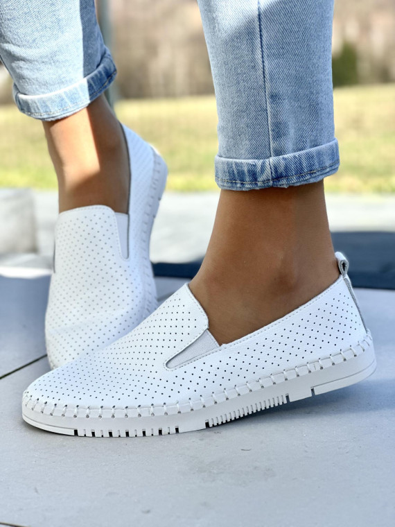 Ażurowe lekkie białe mokasyny damskie, skóra naturalna