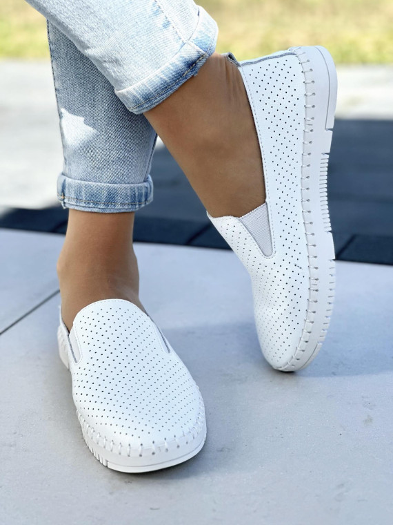 Ażurowe lekkie białe mokasyny damskie, skóra naturalna