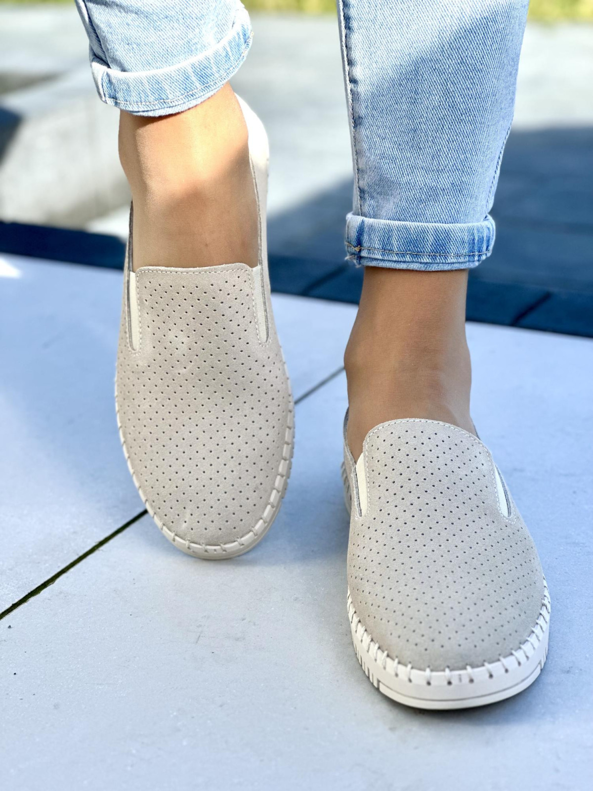 Bardzo wygodne i lekkie beżowe mokasyny damskie, skóra naturalna