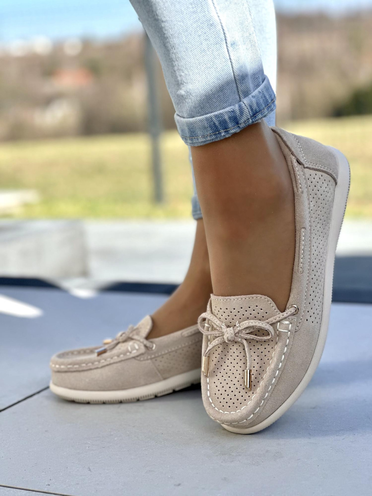 Bardzo wygodne i lekkie beżowe mokasyny damskie, skóra naturalna