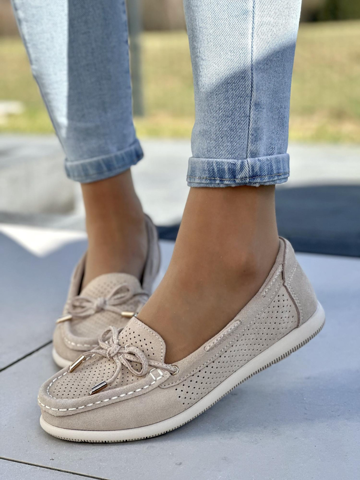 Bardzo wygodne i lekkie beżowe mokasyny damskie, skóra naturalna