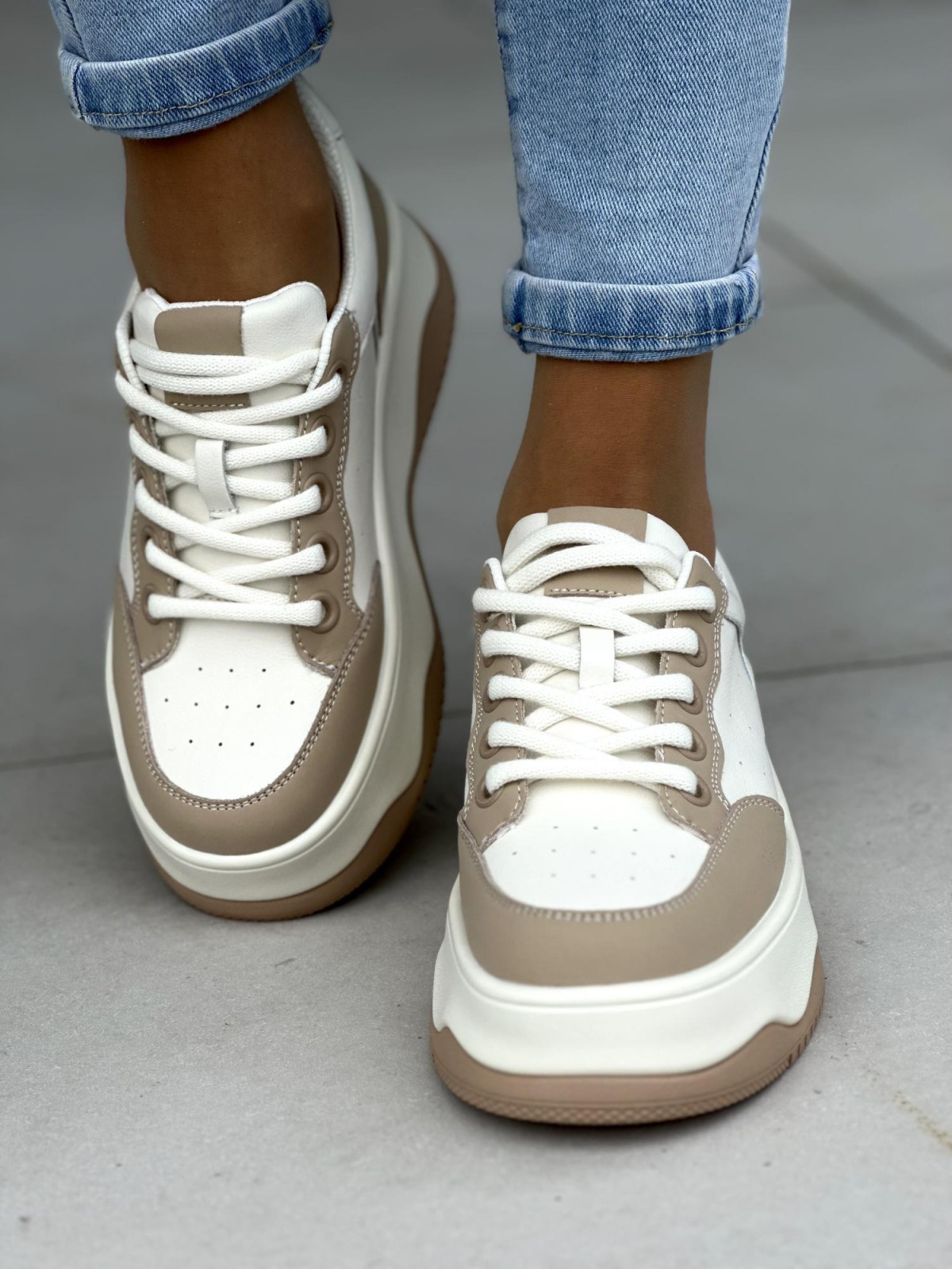 Wygodne beżowe trampki damskie na wyższej platformie, skóra naturalna