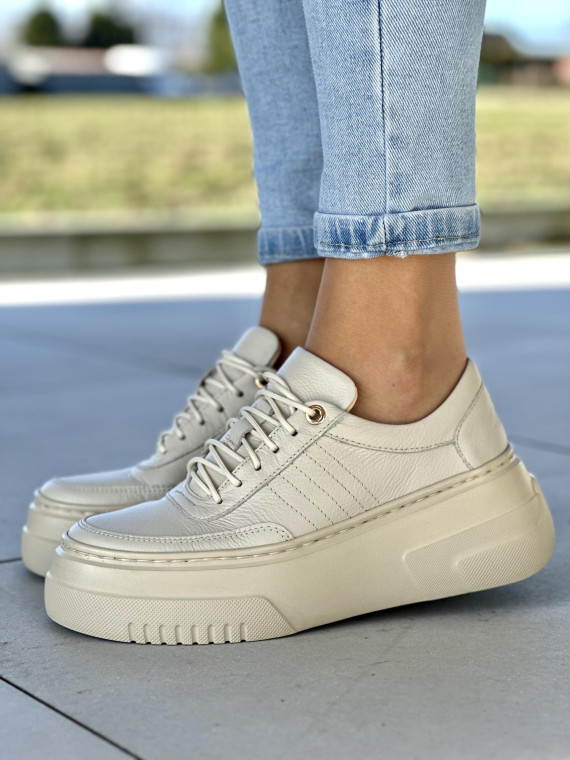 Klasyczne beżowe trampki damskie na lekkiej podeszwie light motion, skóra naturalna