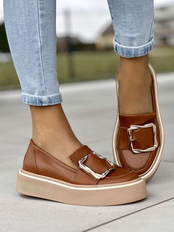 Oryginalne rude mokasyny damskie ze złotą klamrą, skóra naturalna