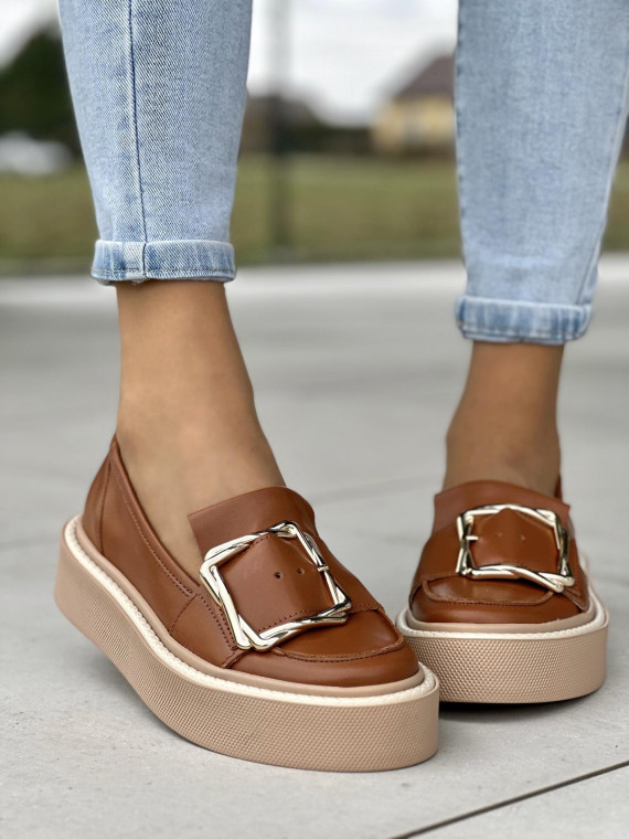 Oryginalne rude mokasyny damskie ze złotą klamrą, skóra naturalna