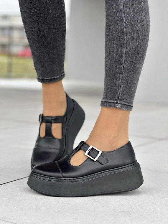 Wyjątkowe czarne półbuty damskie z klamrą, wyższa lekka podeszwa, skóra naturalna