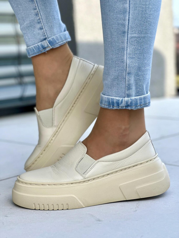 Super lekkie beżowe mokasyny damskie, podeszwa light motion, skóra naturalna