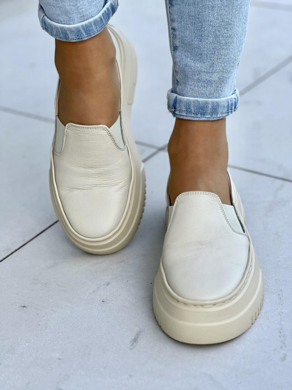 Super lekkie beżowe mokasyny damskie, podeszwa light motion, skóra naturalna