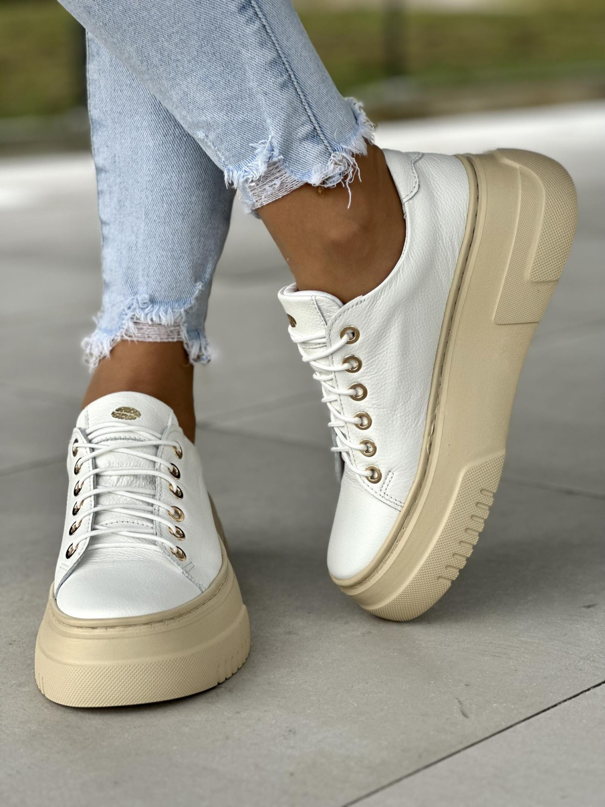 Białe trampki damskie  skórzane