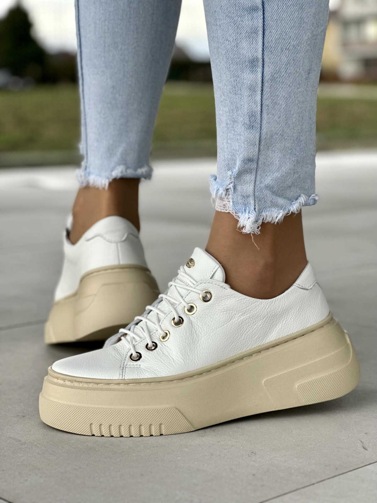 Białe trampki damskie  skórzane