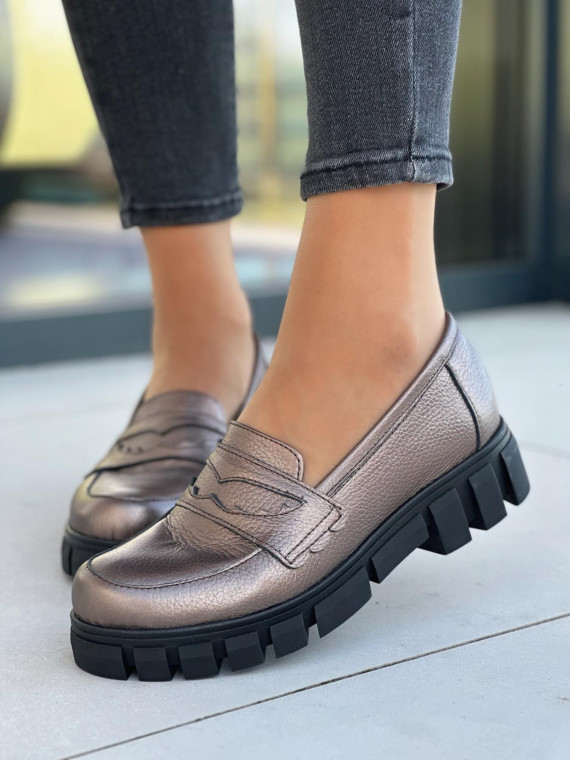 Oryginalne złote mokasyny damskie na lekkiej podeszwie, skóra naturalna