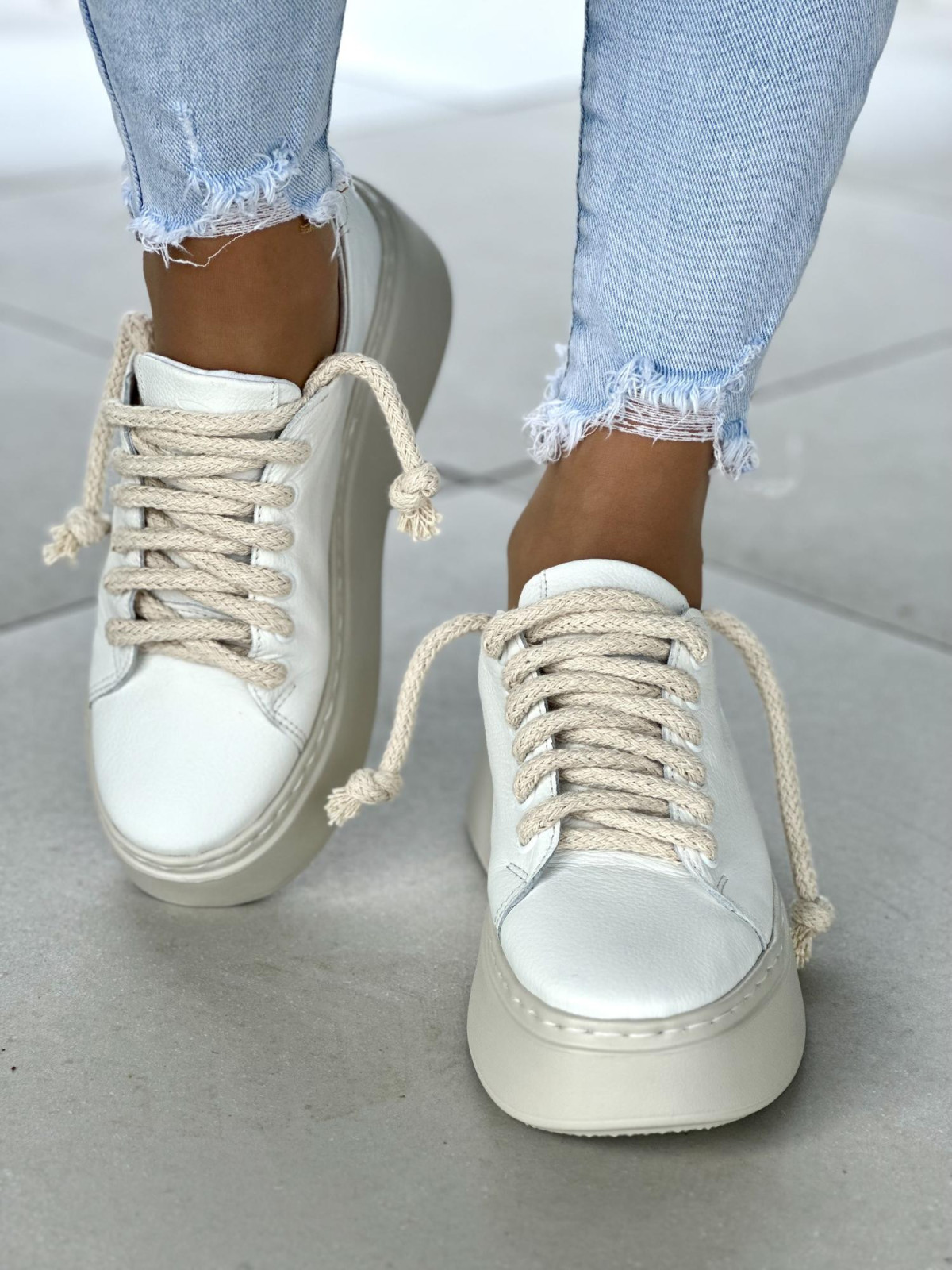 Białe trampki damskie skórzane