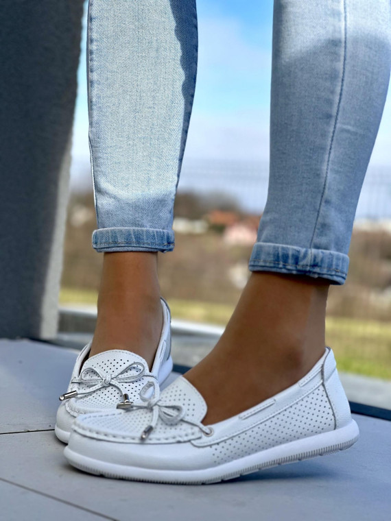 Delikatne ażurowe białe mokasyny damskie, skóra naturalna
