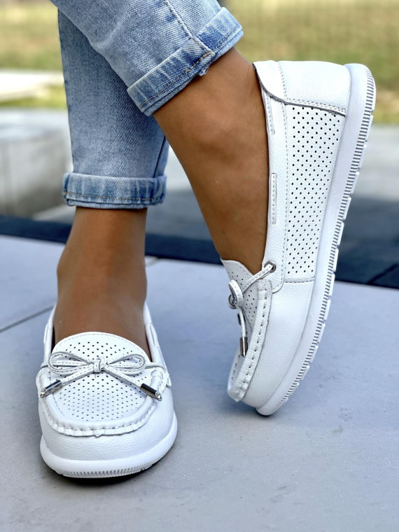 Delikatne ażurowe białe mokasyny damskie, skóra naturalna