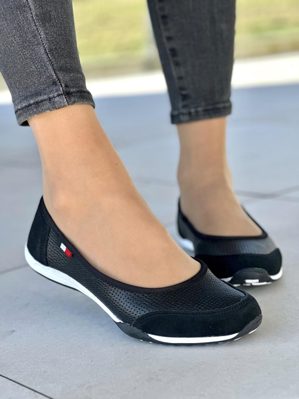 Wyjątkowe wygodne czarne baleriny damskie, skóra naturalna