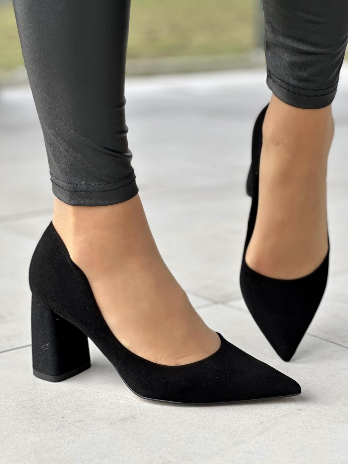 Czarne czółenka damskie skórzane