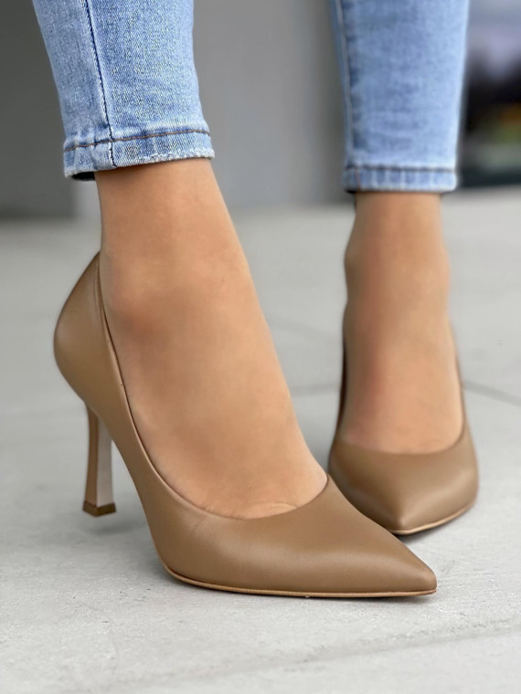 Beżowe czółenka damskie skórzane