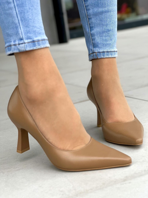 Beżowe czółenka damskie skórzane