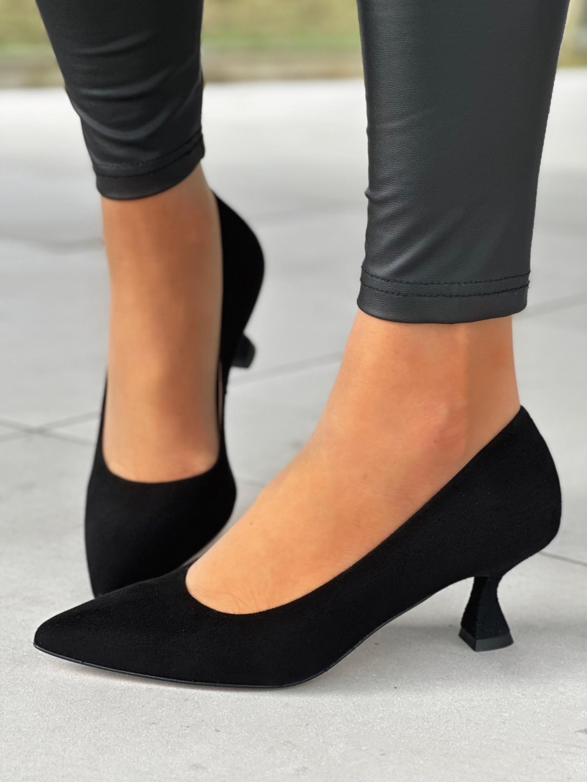 Czarne czółenka damskie skórzane