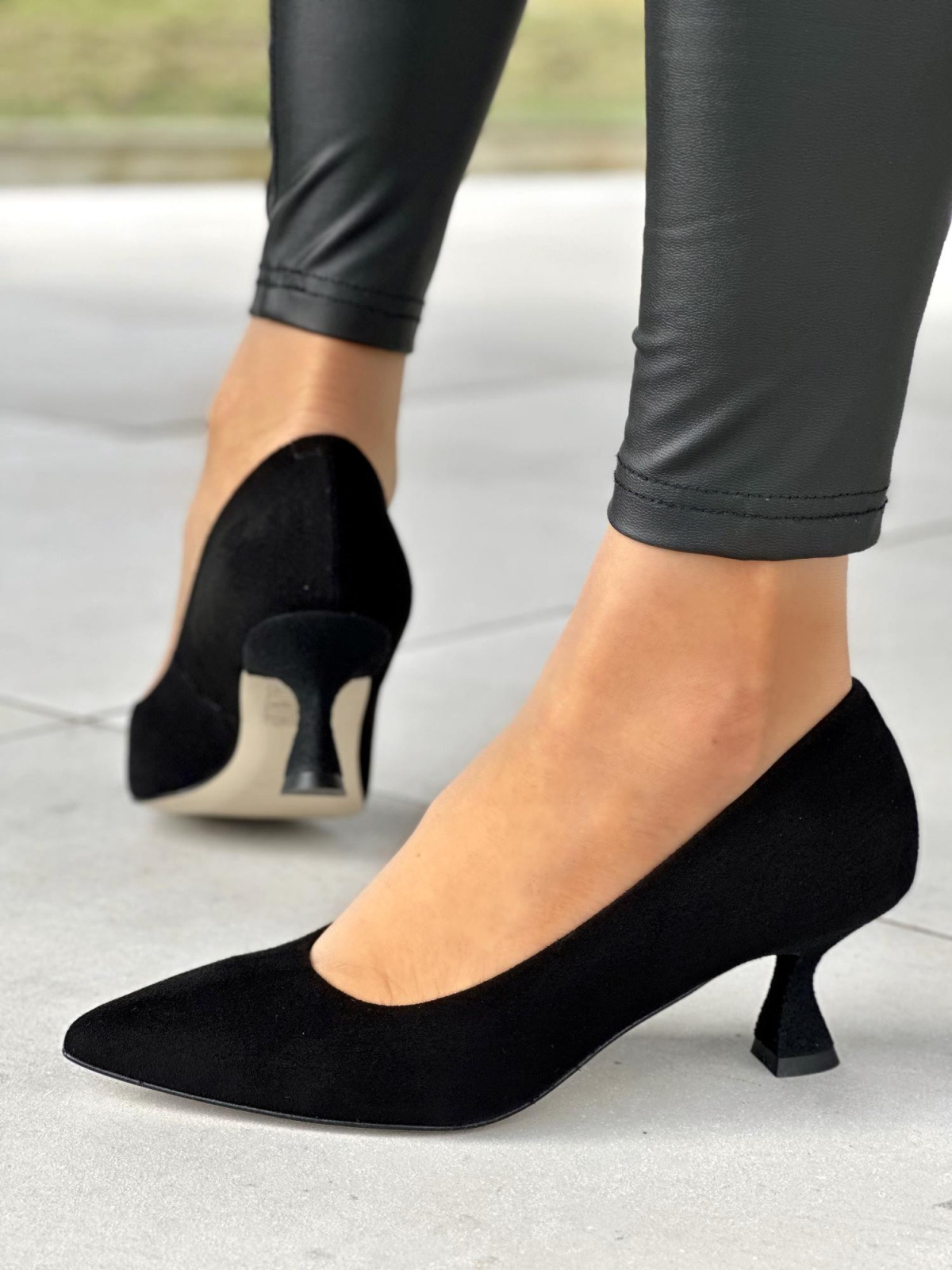 Czarne czółenka damskie skórzane