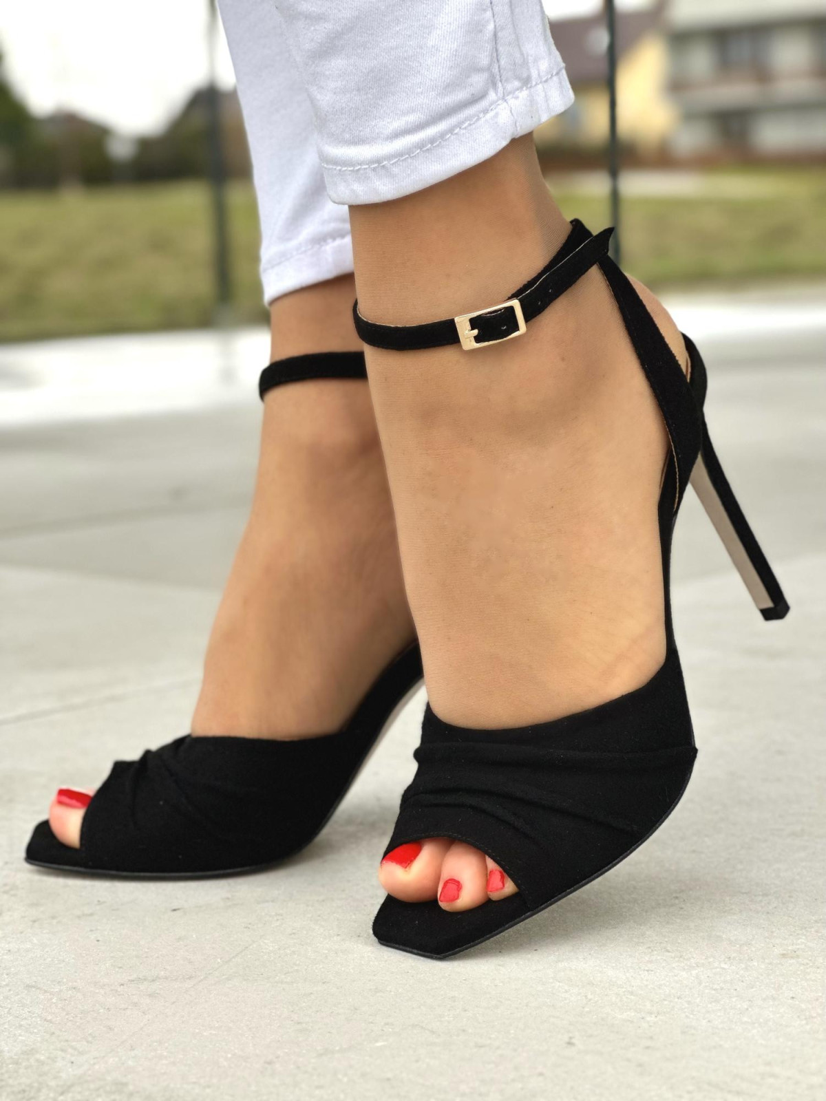 Czarne sandały damskie skórzane