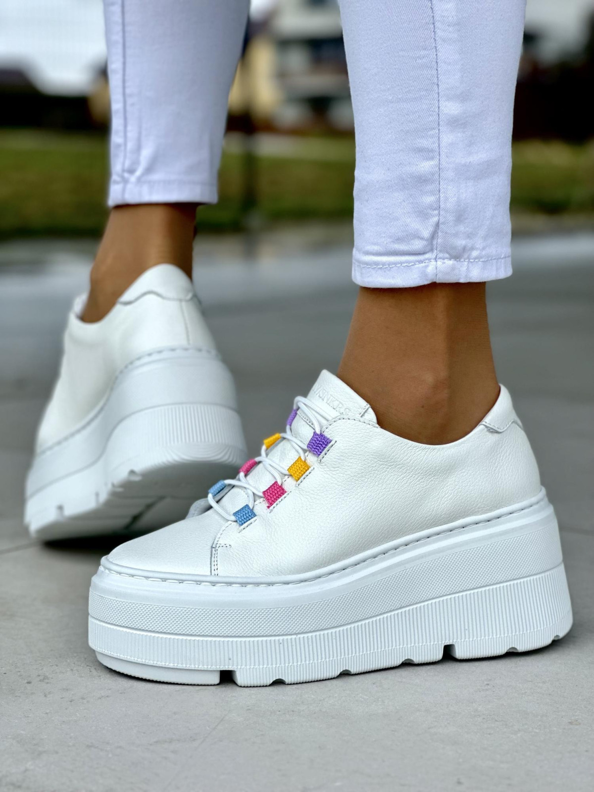 Białe trampki damskie skórzane