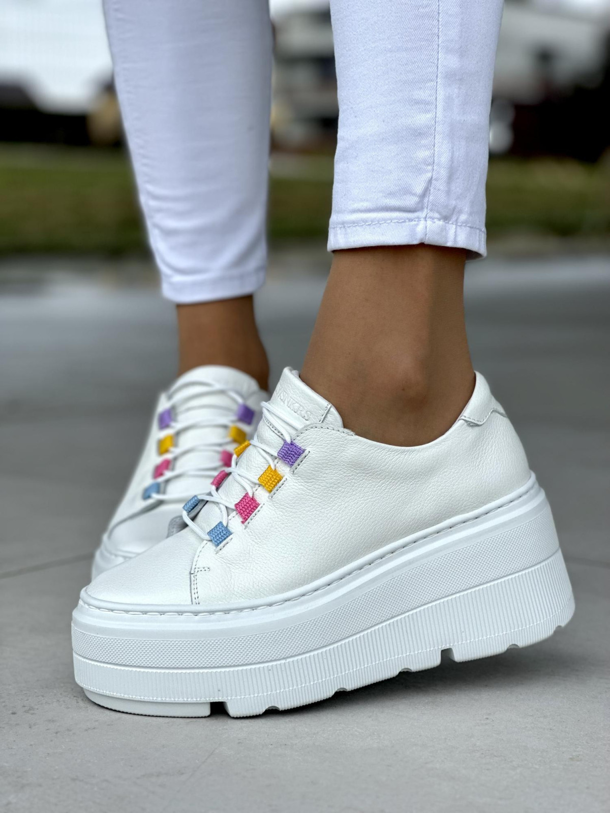 Białe trampki damskie skórzane