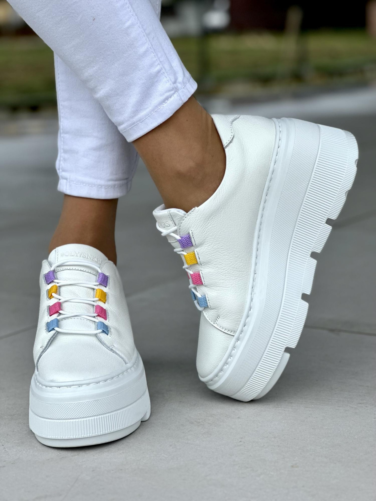 Białe trampki damskie skórzane