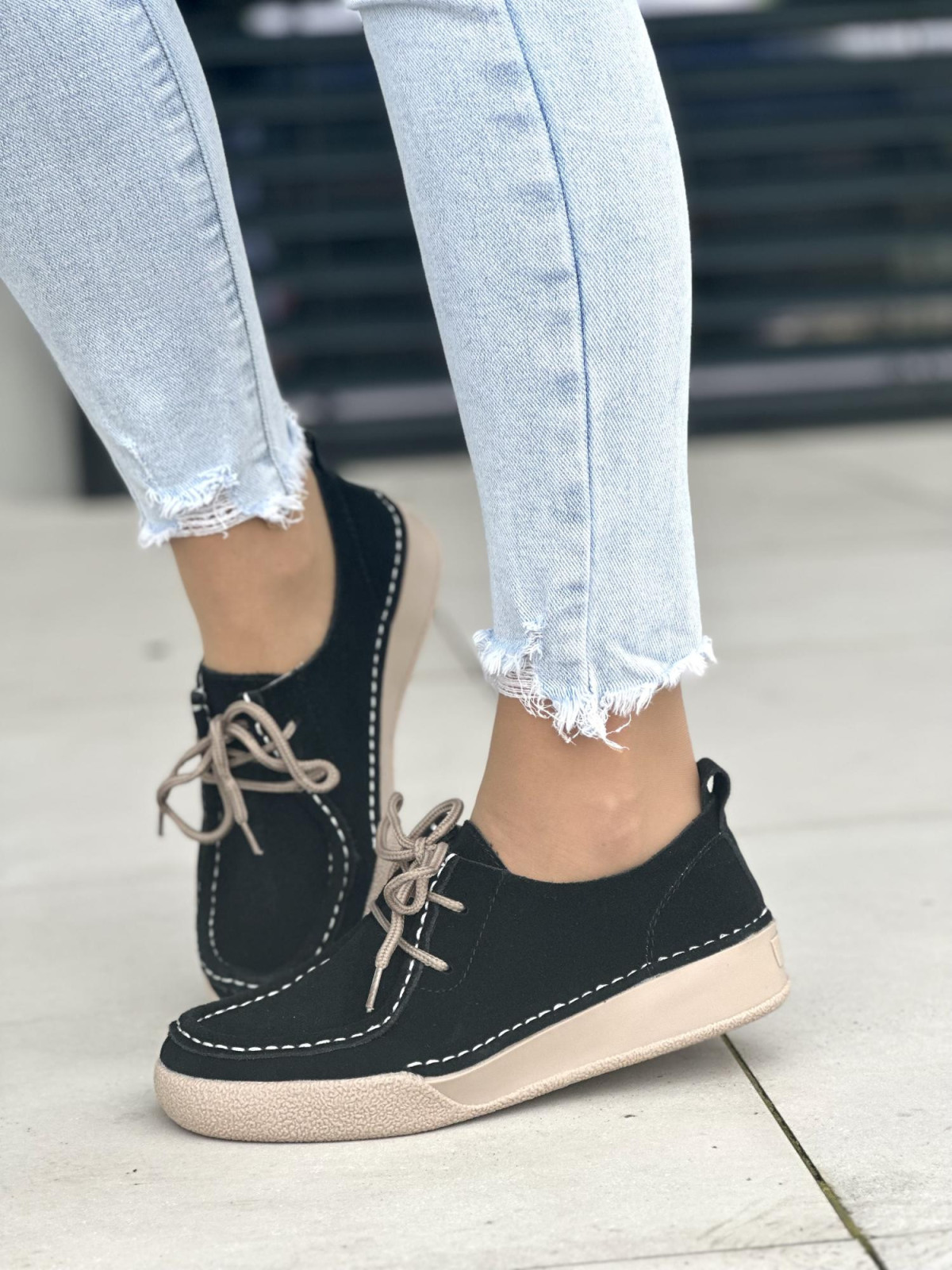 Czarne półbuty damskie skórzane