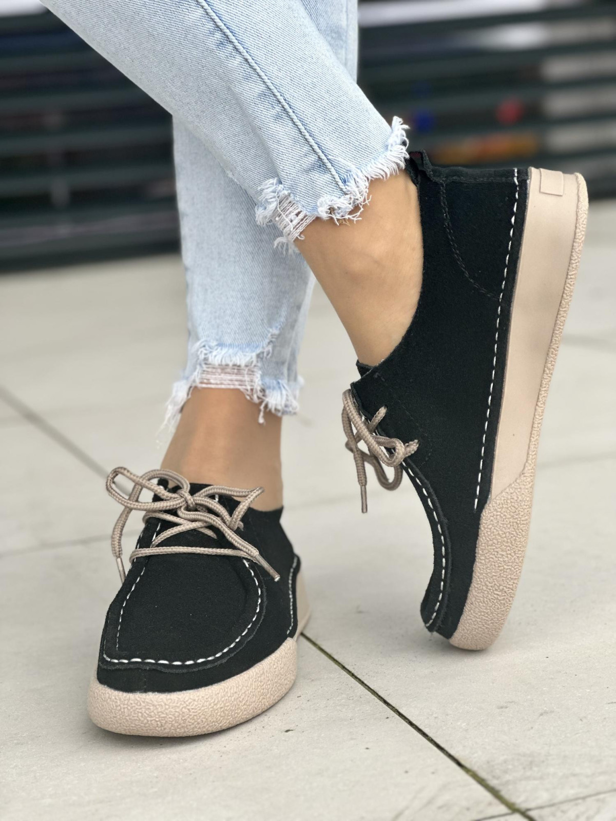 Czarne półbuty damskie skórzane