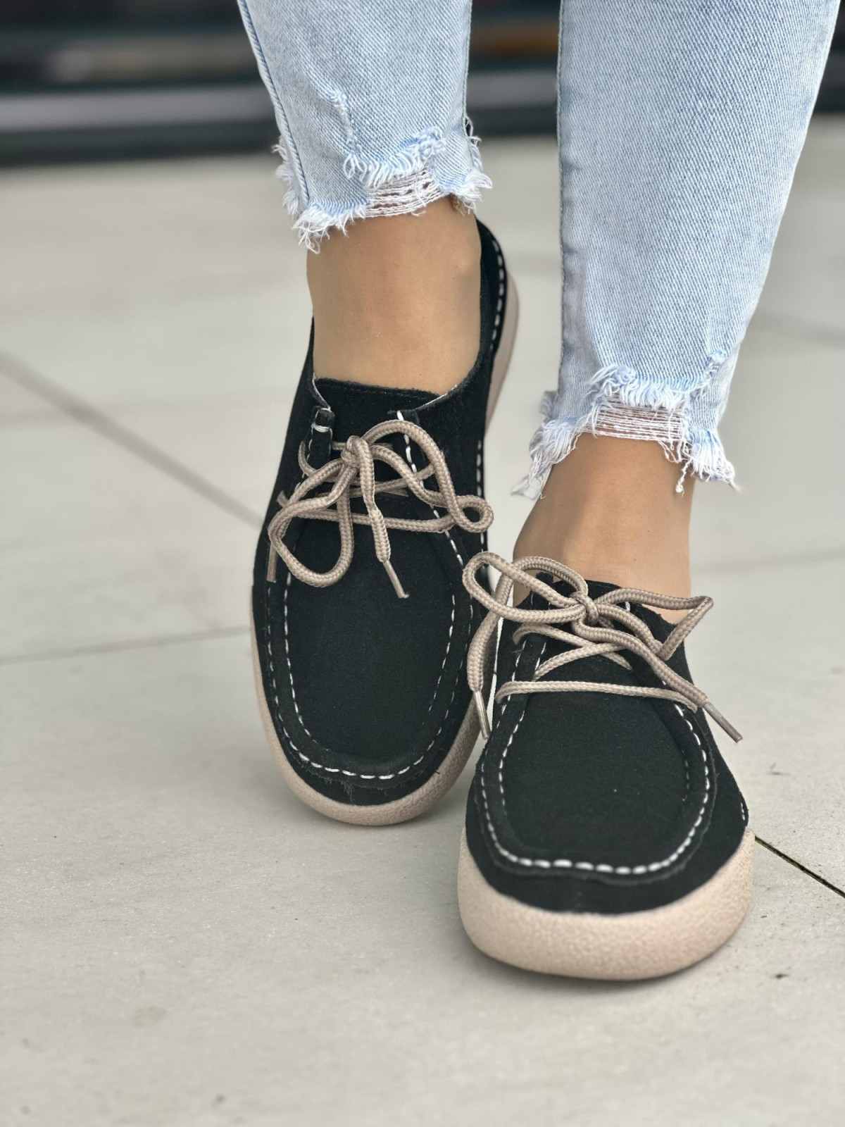 Czarne półbuty damskie skórzane