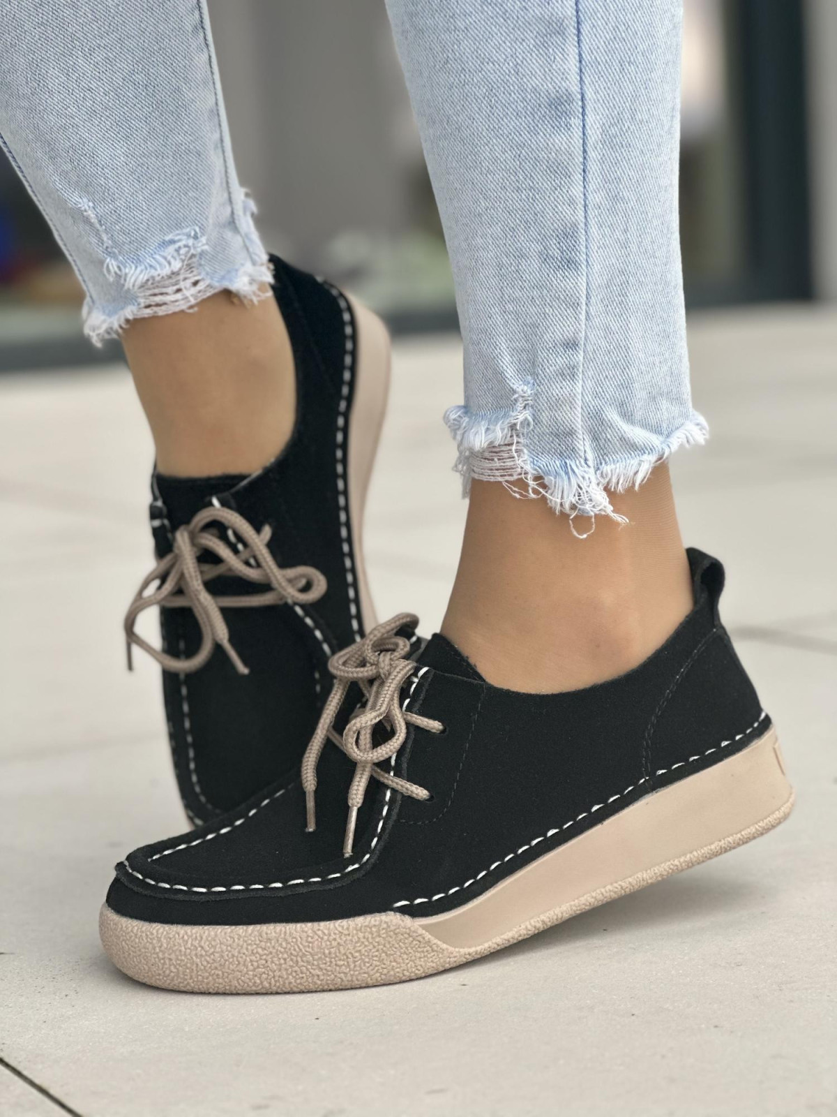 Czarne półbuty damskie skórzane