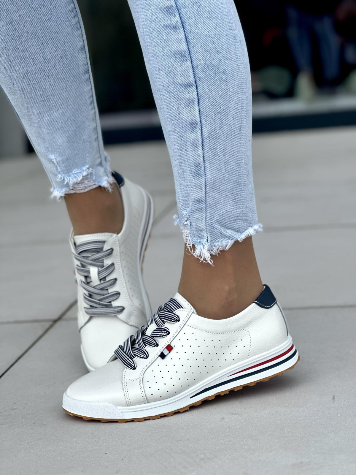 Białe trampki damskie skórzane