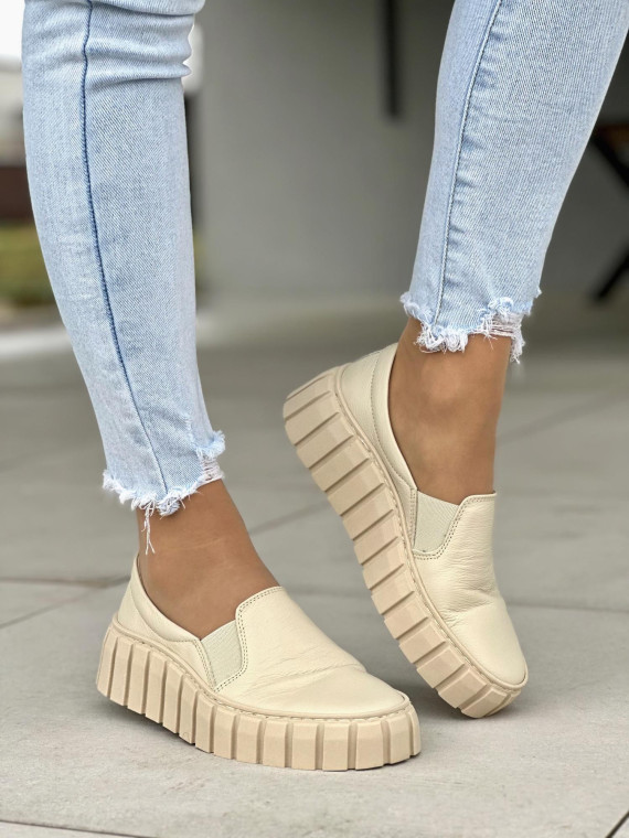 Beżowe półbuty damskie skórzane