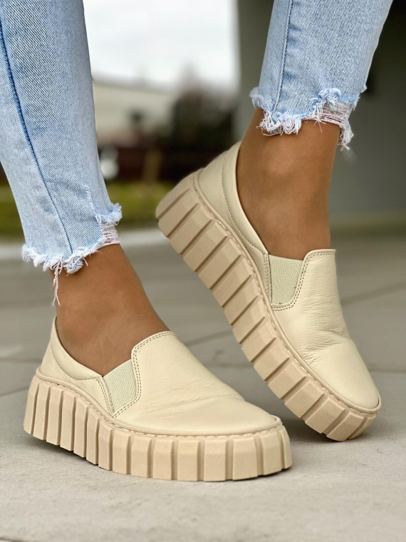 Beżowe półbuty damskie skórzane