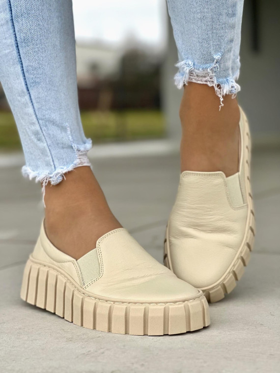 Beżowe półbuty damskie skórzane