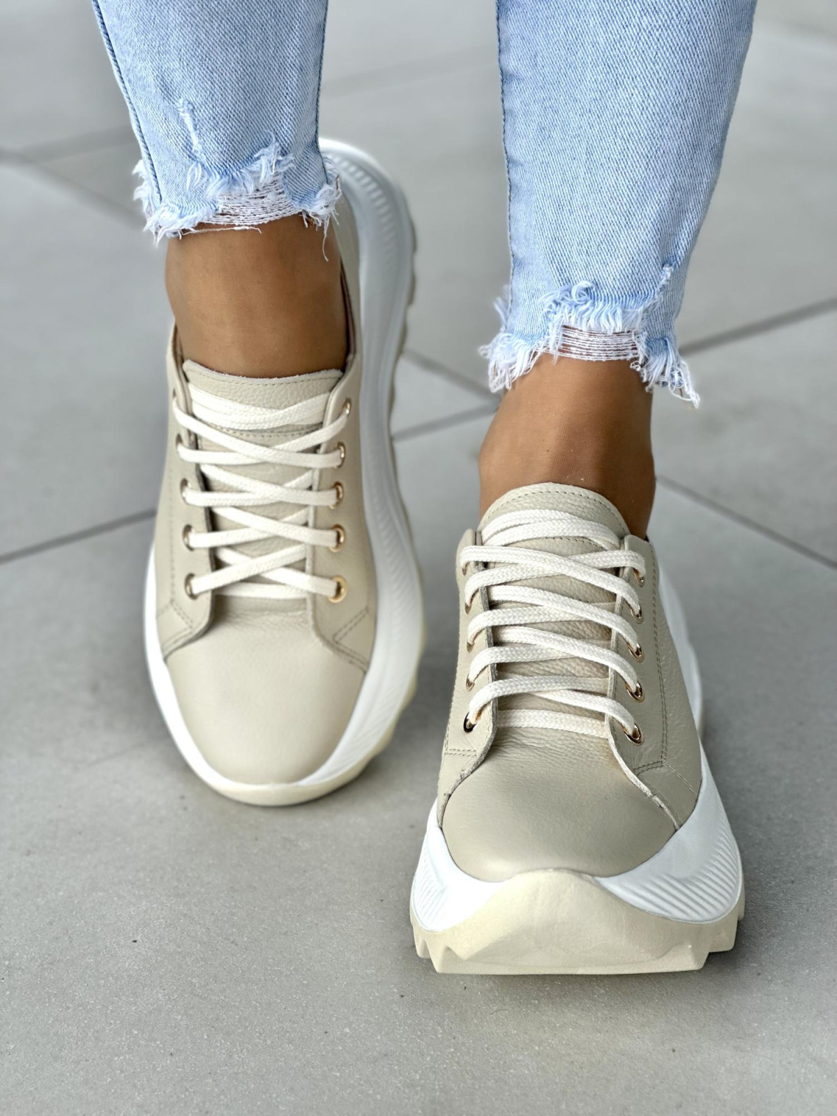 Beżowe sneakersy damskie skórzane