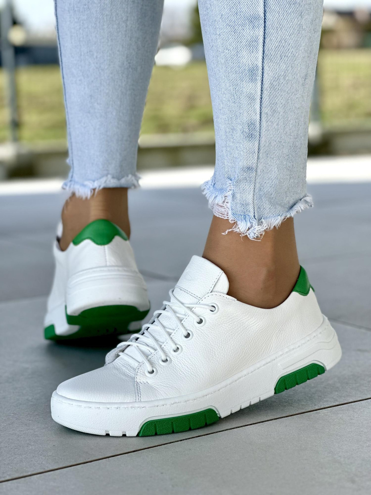 Białe trampki damskie skórzane