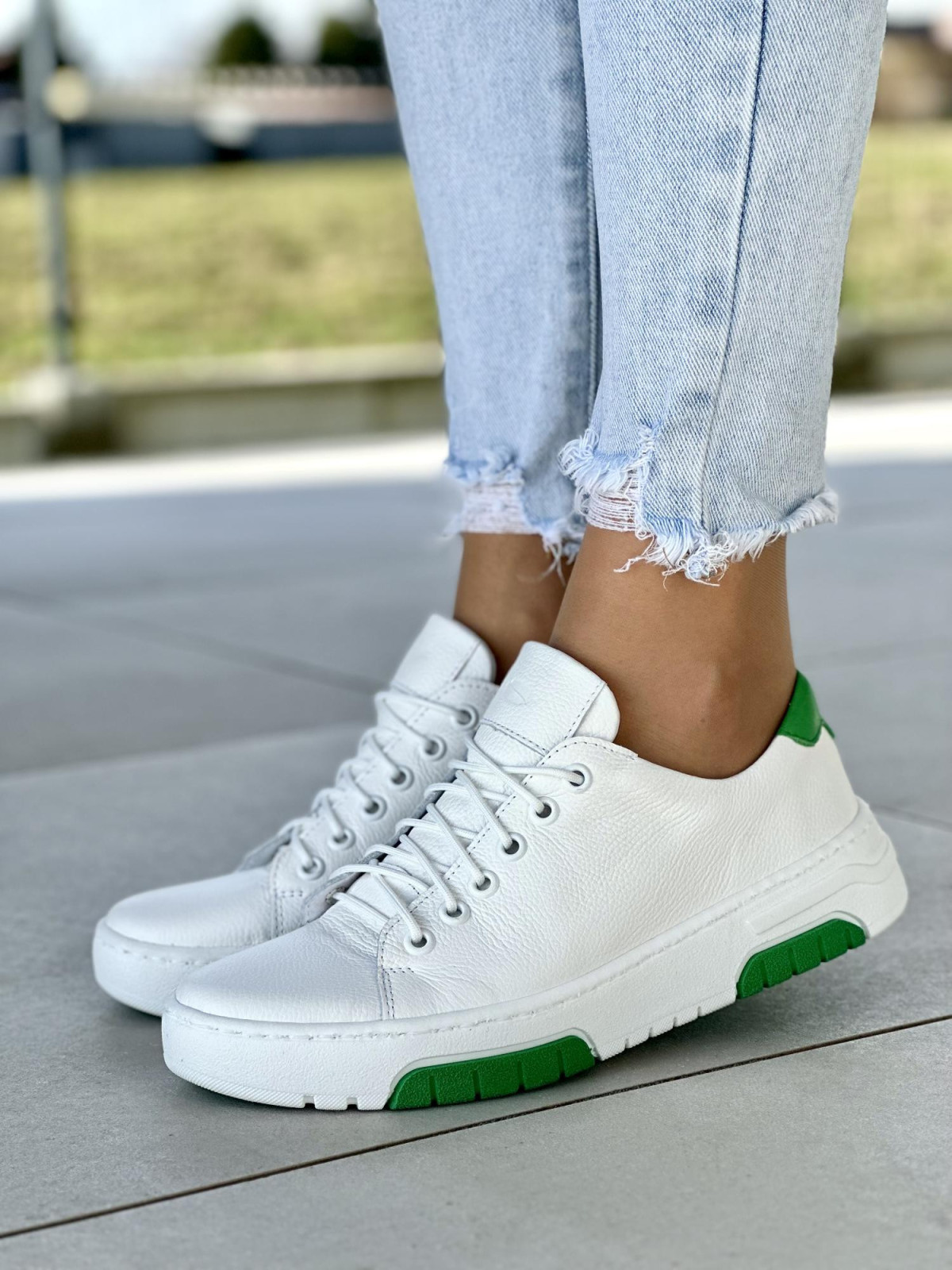 Białe trampki damskie skórzane