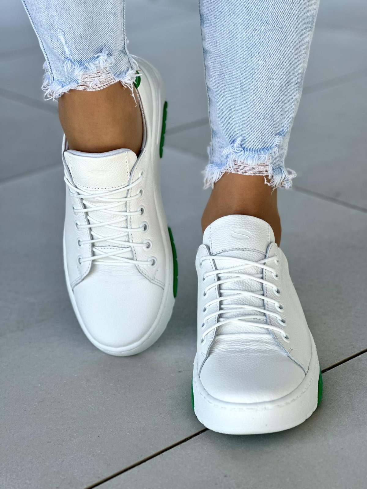 Białe trampki damskie skórzane