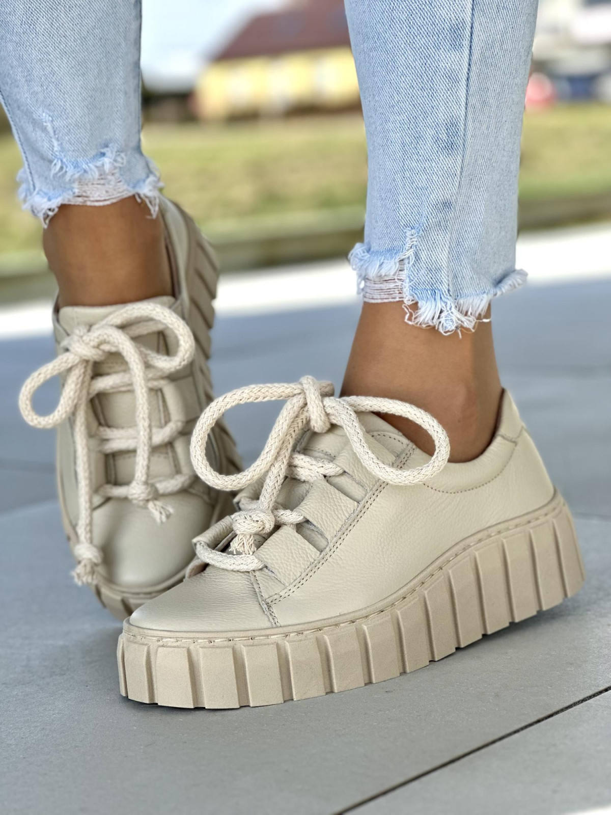 Bezowe-trampki-damskie-skorzane-OLEKSY