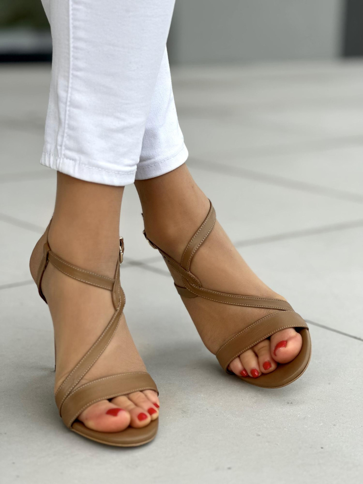 Modne beżowe sandały damskie szpilki na wysokim obcasie, skóra naturalna