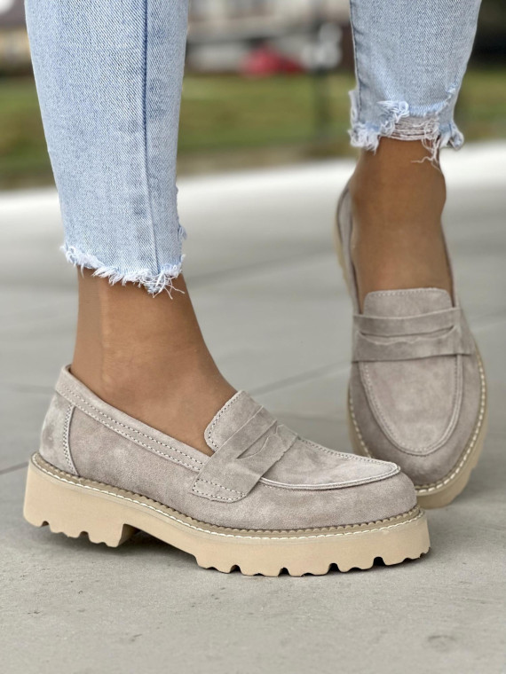 Klasyczne beżowe mokasyny damskie, skóra naturalna