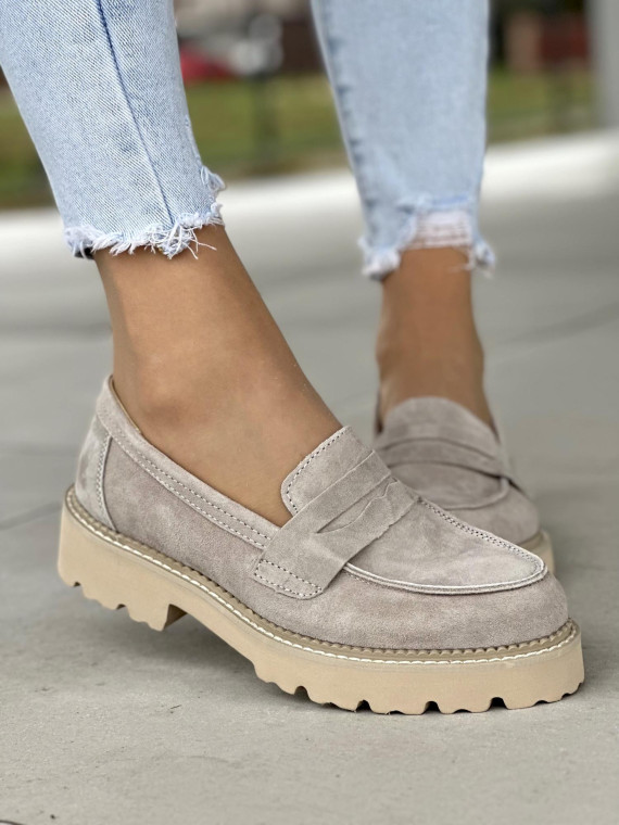 Klasyczne beżowe mokasyny damskie, skóra naturalna