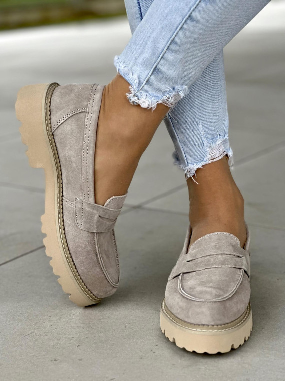 Klasyczne beżowe mokasyny damskie, skóra naturalna