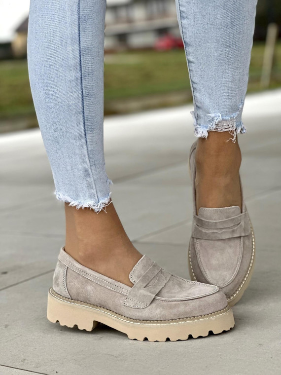 Klasyczne beżowe mokasyny damskie, skóra naturalna